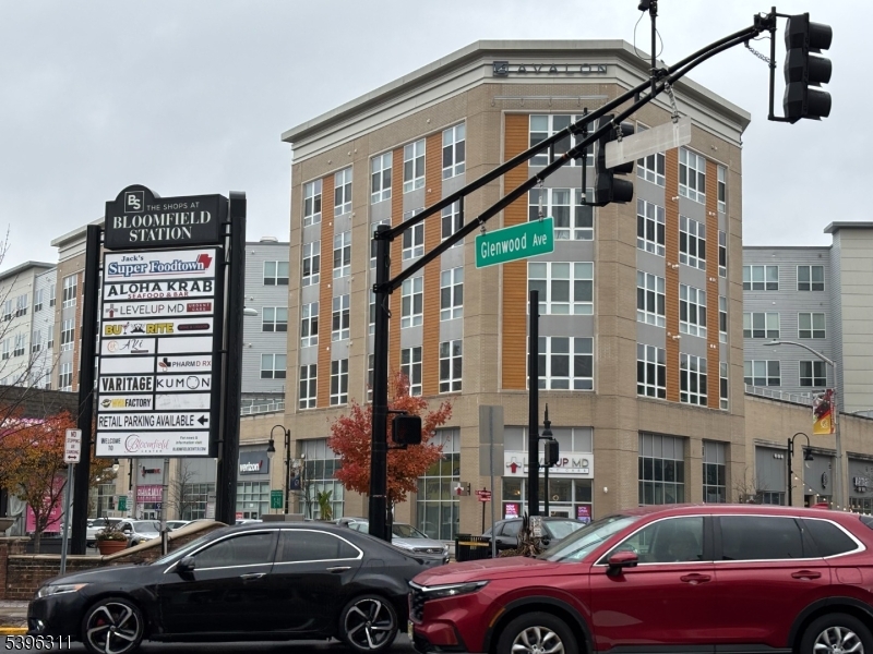 591 Bloomfield Ave
