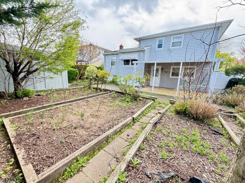 2294 Saint Georges Ave