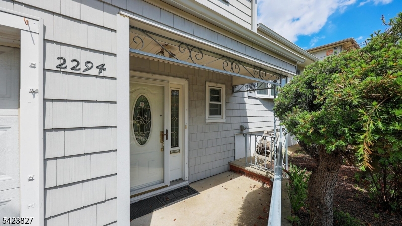 2294 Saint Georges Ave