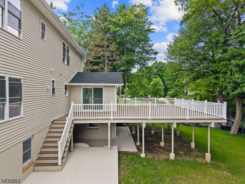 418 East Ave