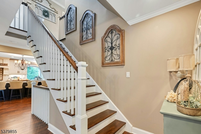 90 Sunrise Dr