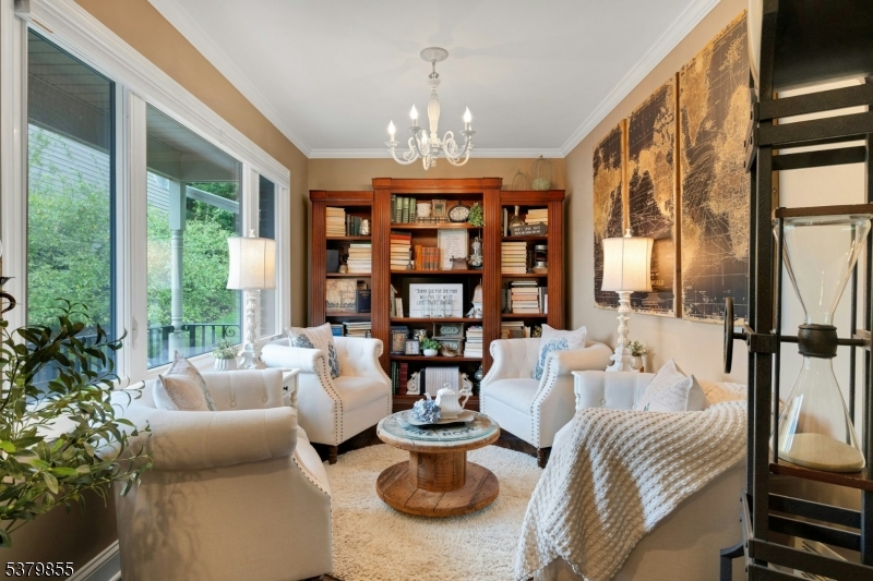 90 Sunrise Dr