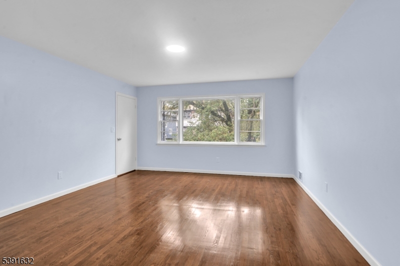 235 Lakewood Dr