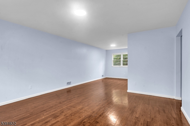 235 Lakewood Dr