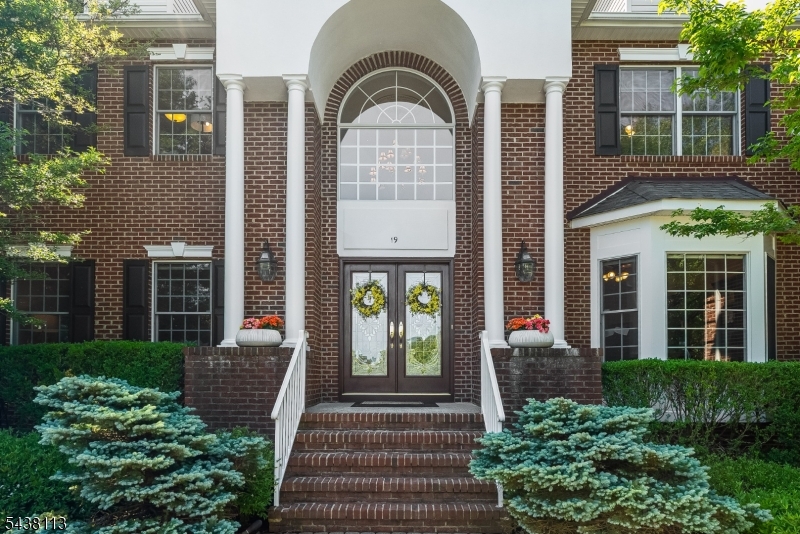 19 Devonshire Dr