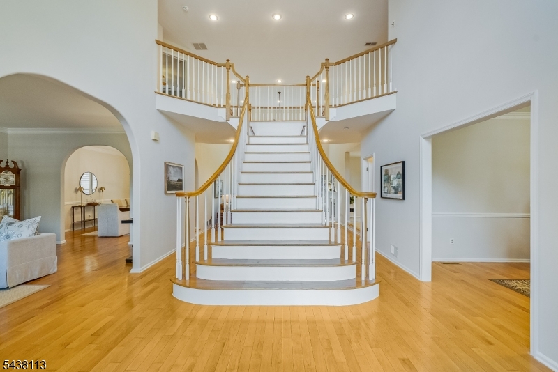 19 Devonshire Dr