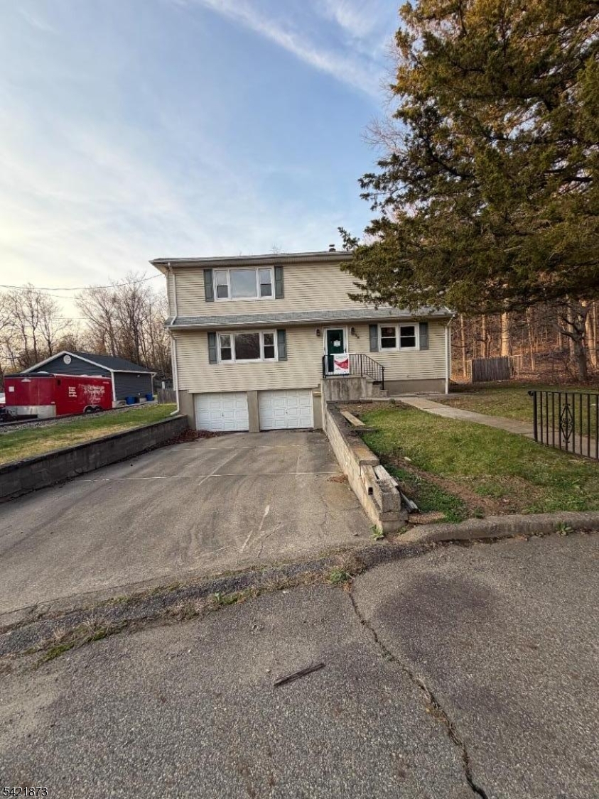28 Carr St