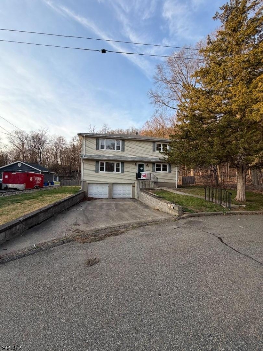 28 Carr St