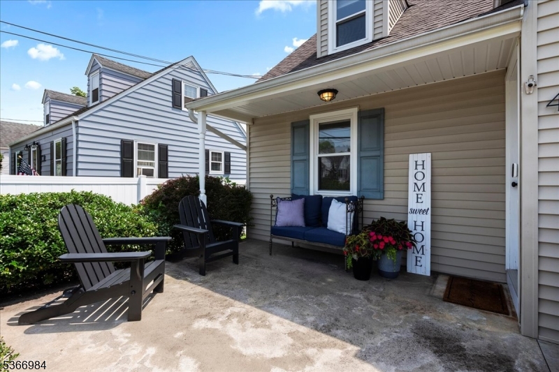 415 W Frech Ave