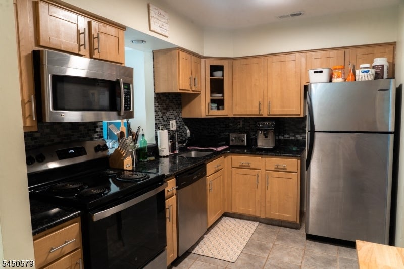 54 Cherrywood Dr