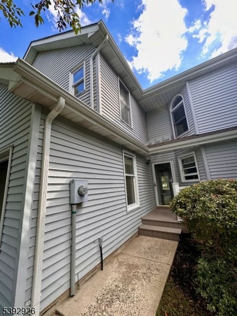 18 Arthurs Court Berkeley Heights Twp. NJ 07922