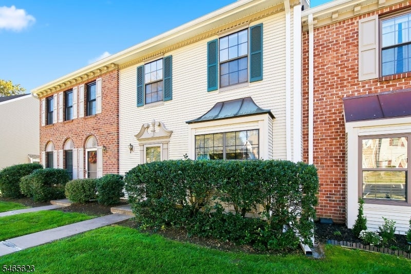 702 Brokaw Ct