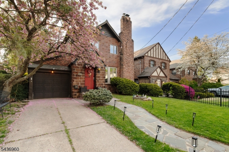 16 Summit Rd