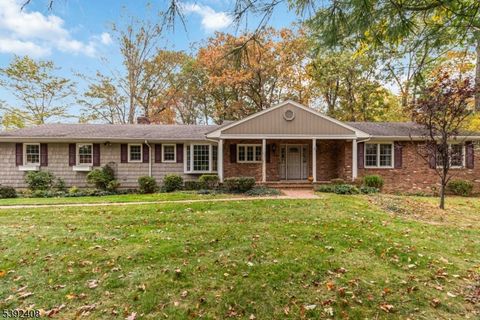 Photo of 50 Round Top Road, Warren, NJ 07059 (MLS # 3993817)