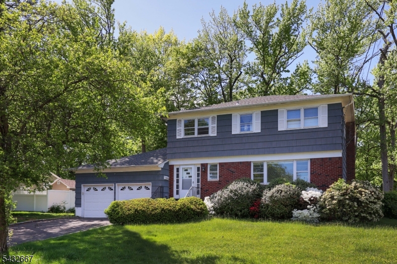 21 SAINT GERMAIN DR.