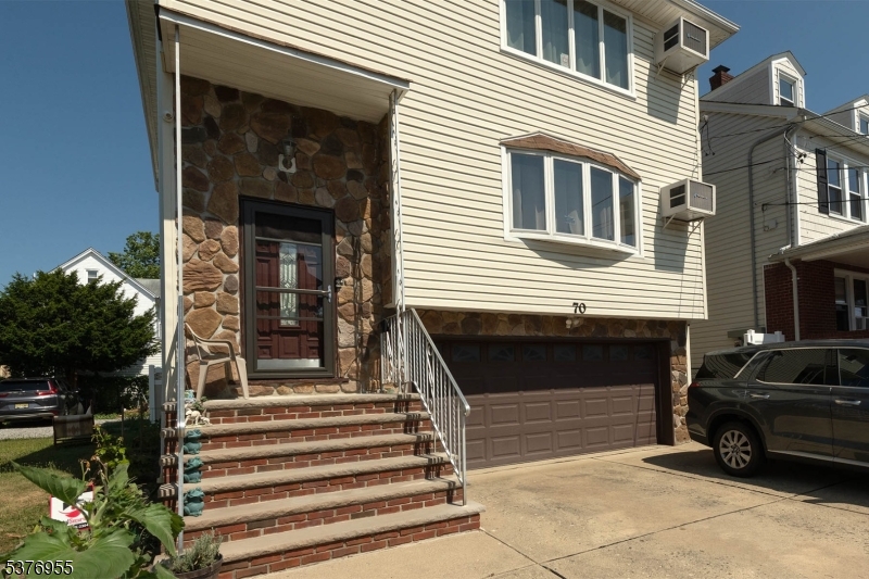 70 Wood St