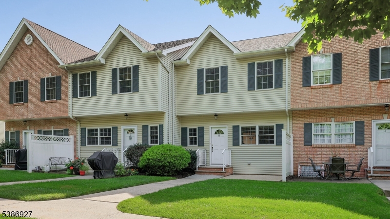 16 Riga Ct