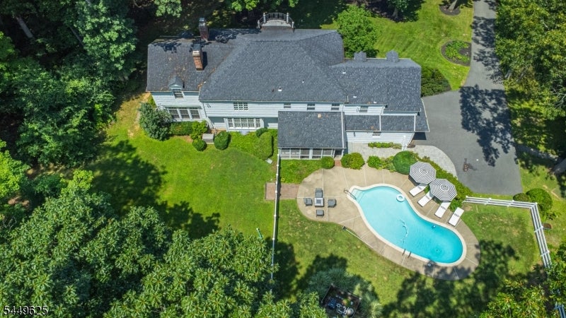 33 Hunter Dr