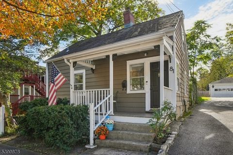 Photo of 81 Macculloch Ave, Morristown, NJ 07960 (MLS # 3993425)