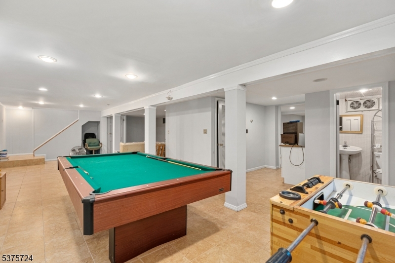 68 Alden Rd