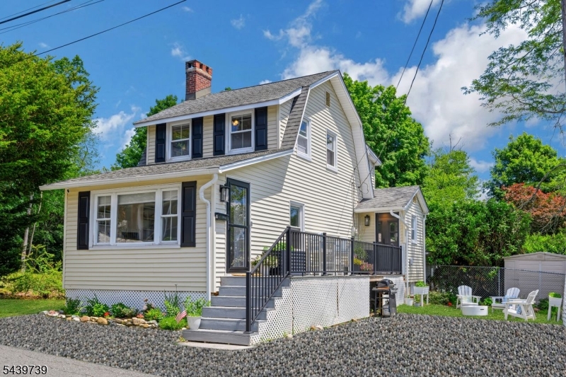 4 Lakeview Ave