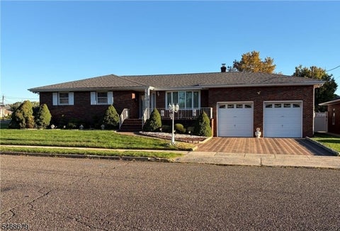 Photo for 724 Columbus Cir