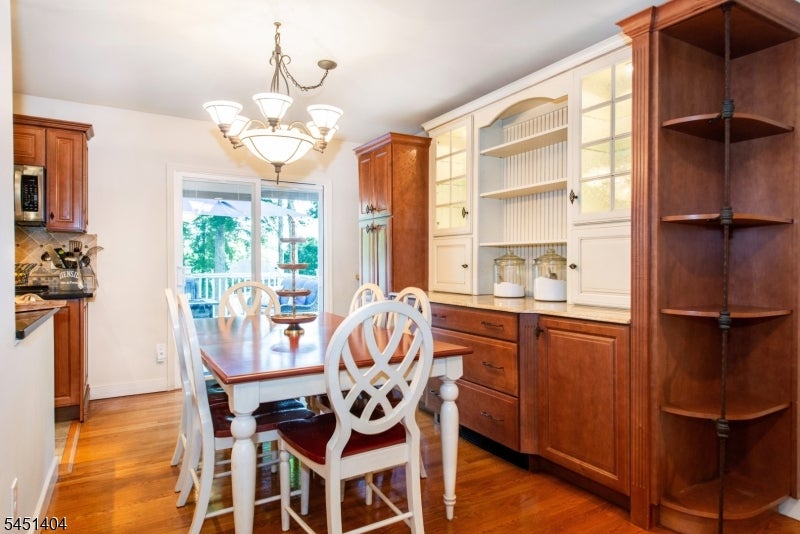 103 Cayuga Ave