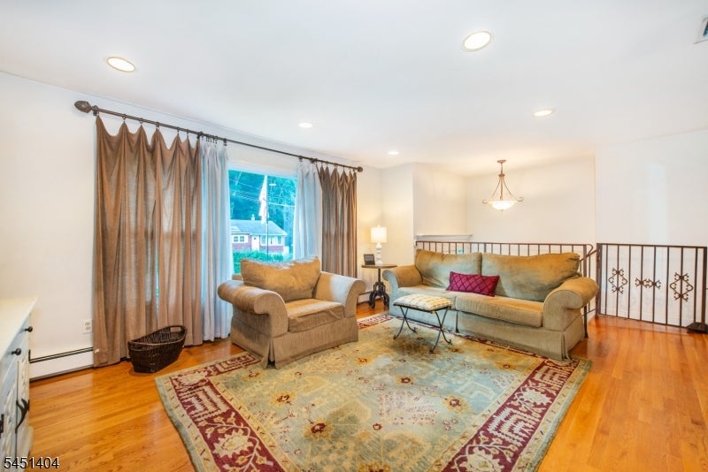 103 Cayuga Ave