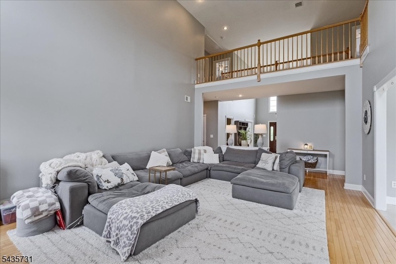 24 Saddle Ridge Rd