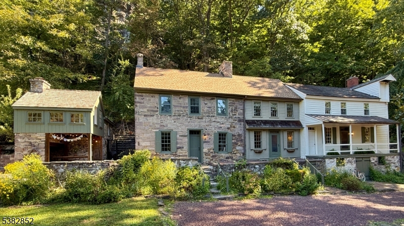 2200 Daniel Bray Hwy