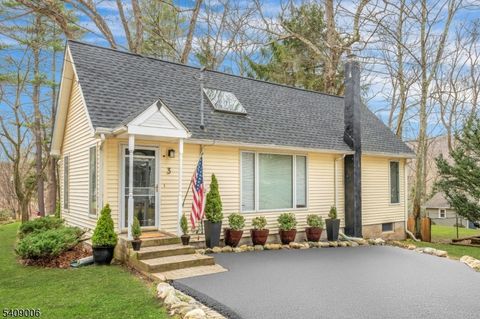 3 Redmans Dr Jefferson Twp. NJ 07438