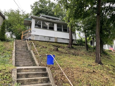 734 Broad St Bloomfield Twp. NJ 07003