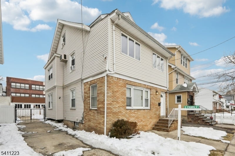 211 Newark Ave