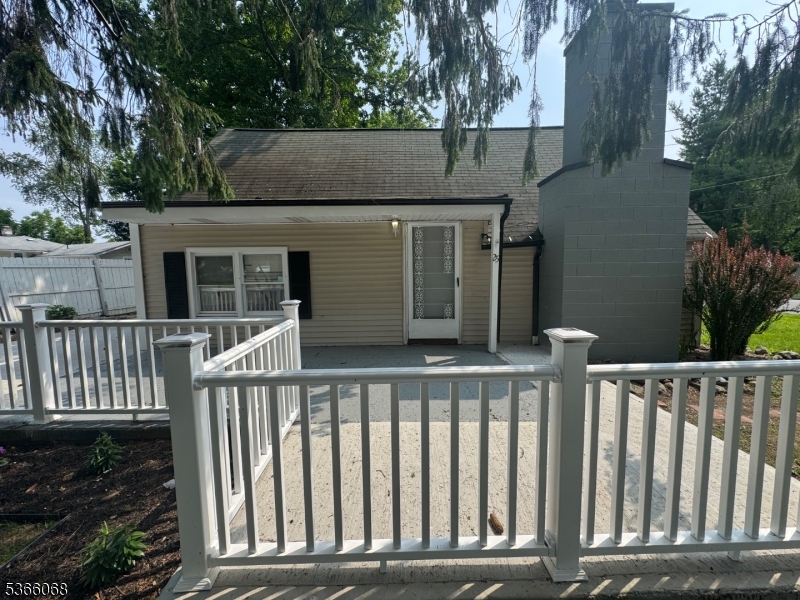 25 Stanhope Rd