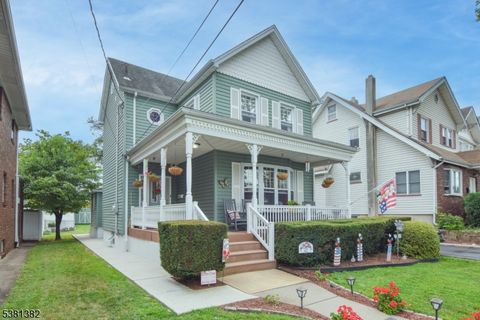 42 Pavonia Ave Kearny Town NJ 07032