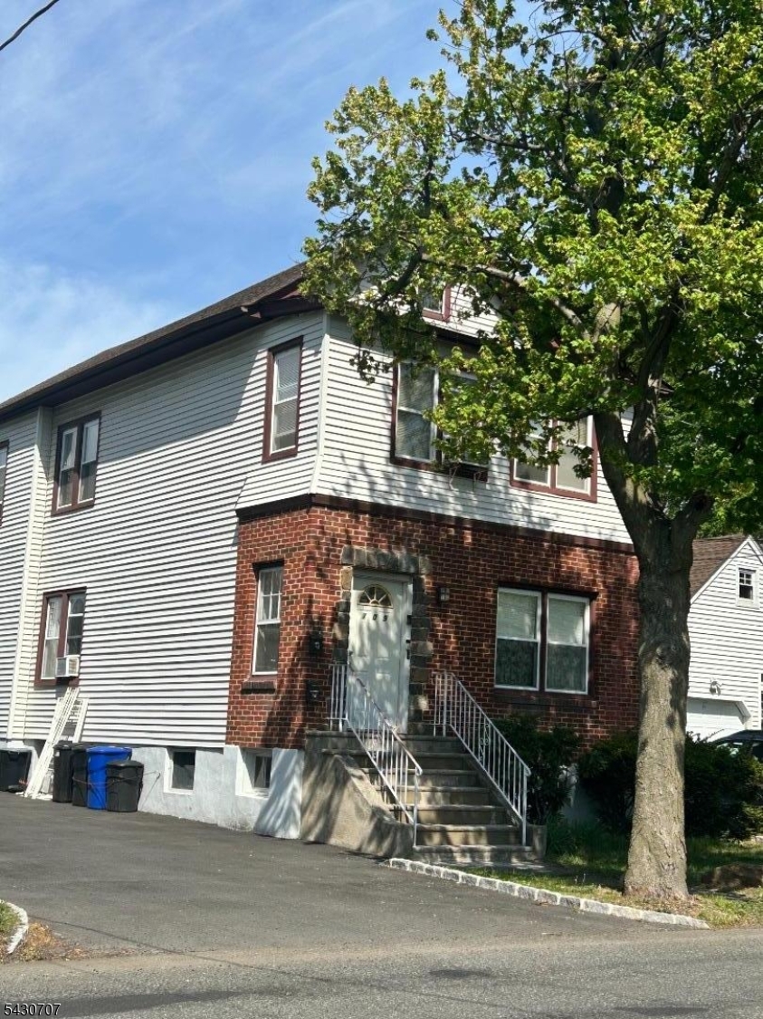109 Myrtle St