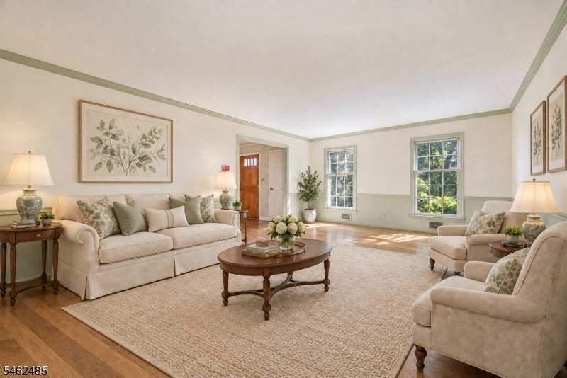 1 Ellyn Ct