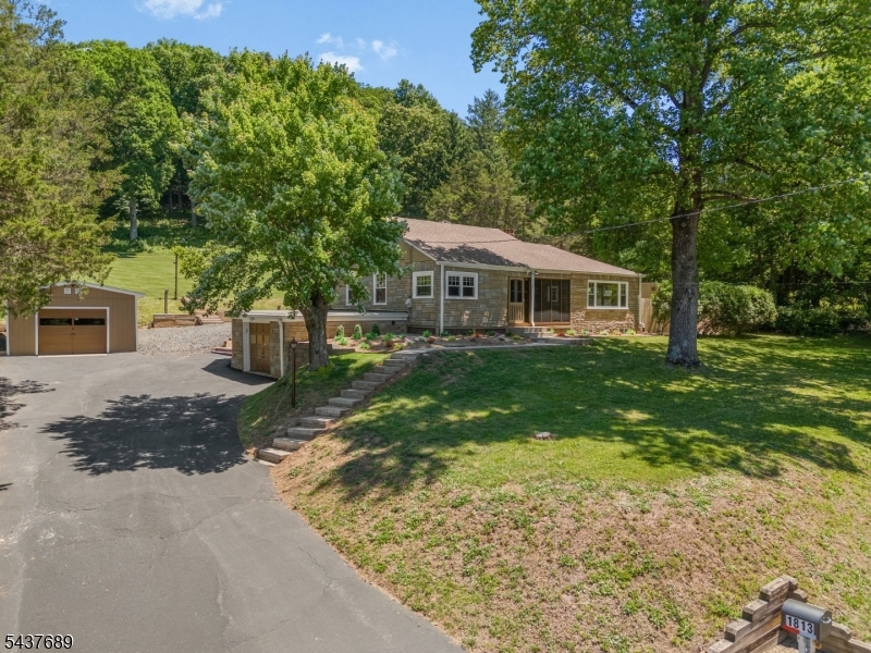 1813 Washington Valley Rd