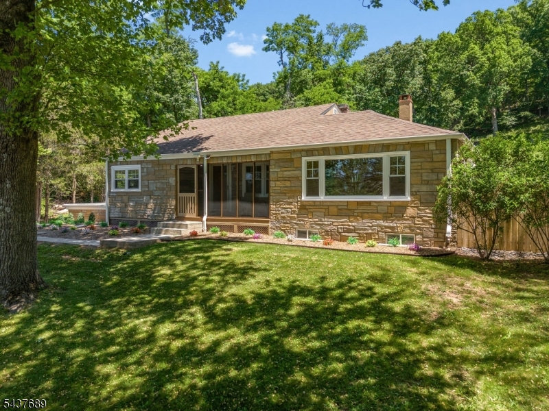 1813 Washington Valley Rd
