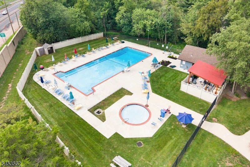 489 Brookside Ln