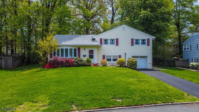 10 Ridge Way
