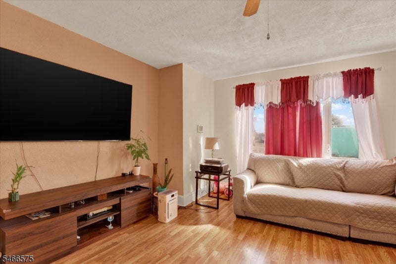 457 Maple Ave