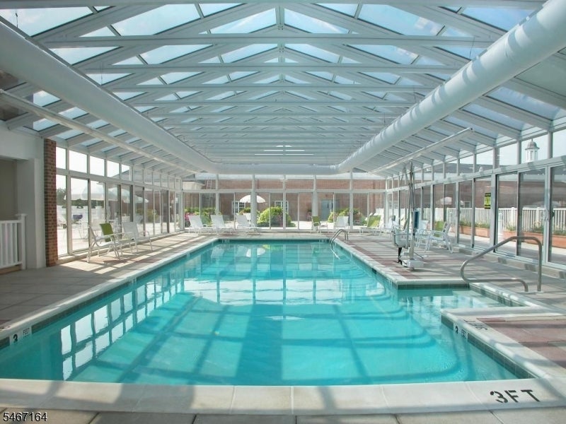 30 Carillon Cir