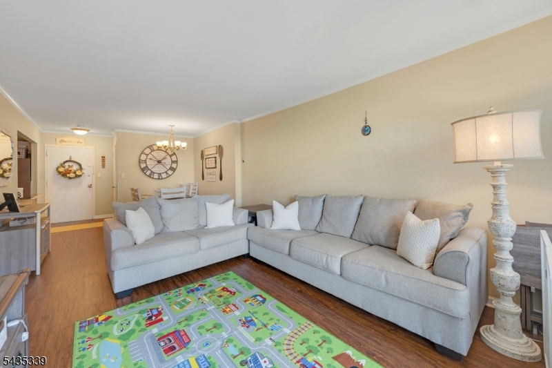 200 Division Street 6G