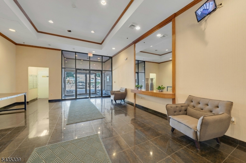 200 Division Street 6G