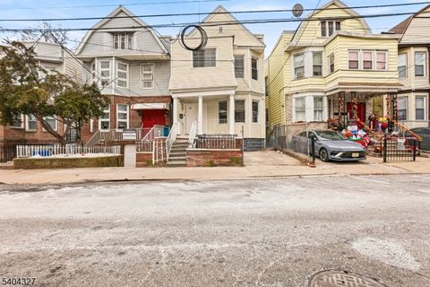 221 Wilkinson Ave Jersey City NJ 07305