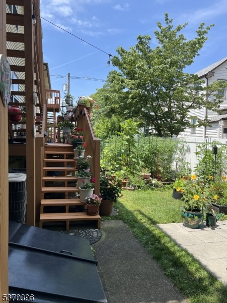 35 Church St