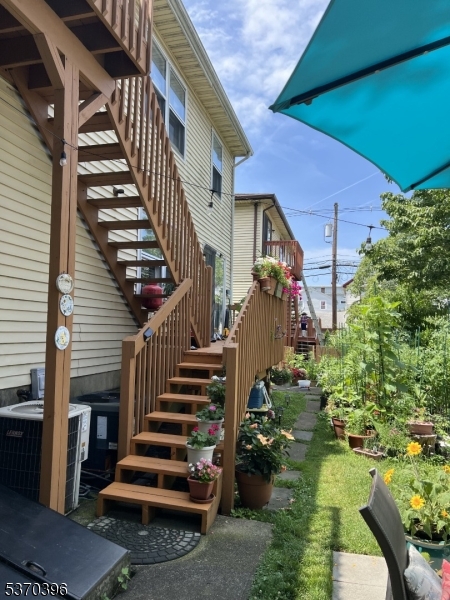 35 Church St