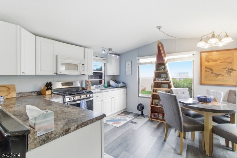 195 W Main St D