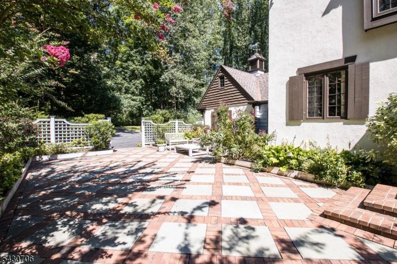 620 Van Beuren Rd